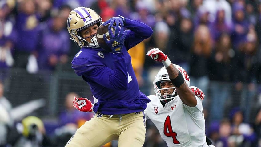 Rome Odunze makes a catch