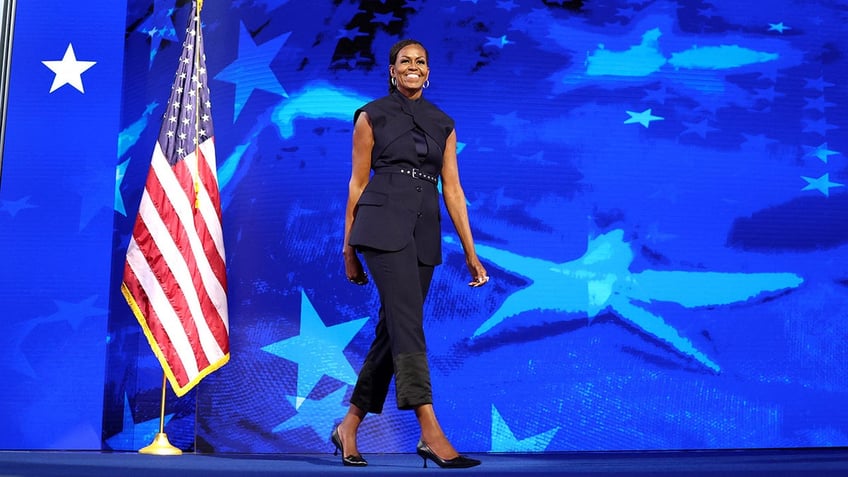 Michelle Obama wears pantsuit to DNC