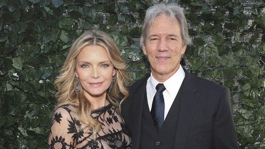 michelle pfeiffer david e kelley defy hollywood odds by celebrating 3 decades of marriage