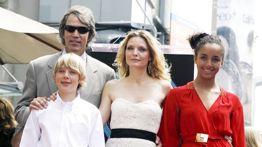 michelle pfeiffer david e kelley defy hollywood odds by celebrating 3 decades of marriage