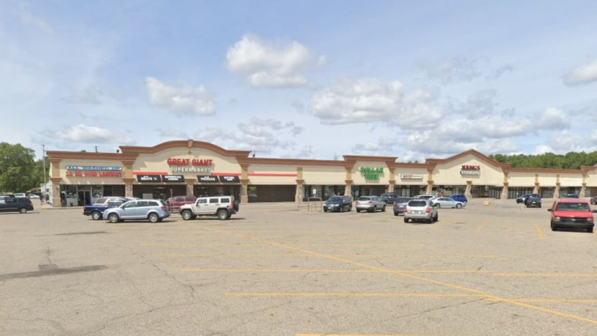 michigan shooting injures 5 2 critically several persons of interest in custody