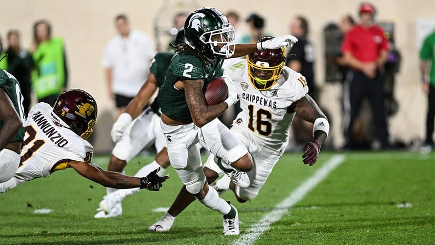 michigan state wide receiver makes brilliant one handed td catch in season opener