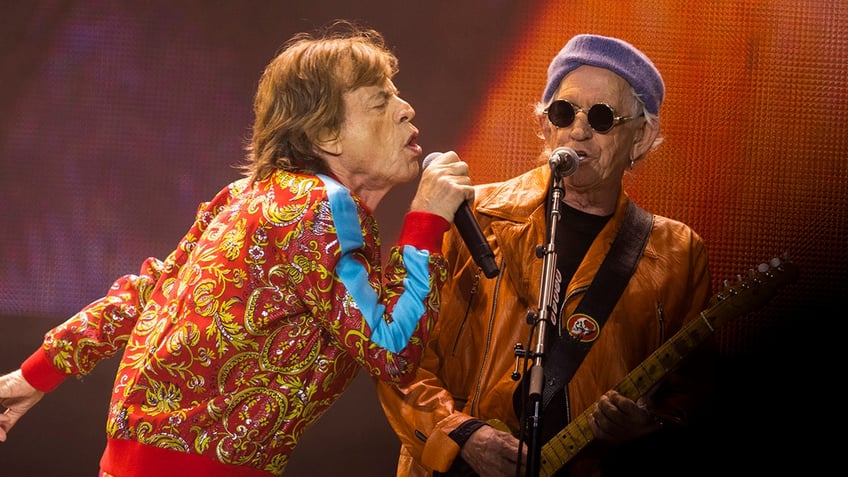 mick jagger admits problem with old age mistakes hes made with the rolling stones