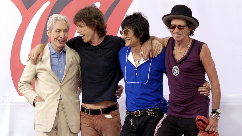 mick jagger admits problem with old age mistakes hes made with the rolling stones