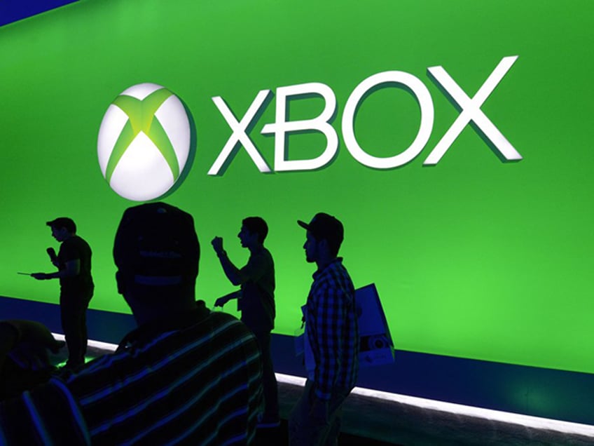 microsofts xbox strengthens hate speech rules to ban gamers