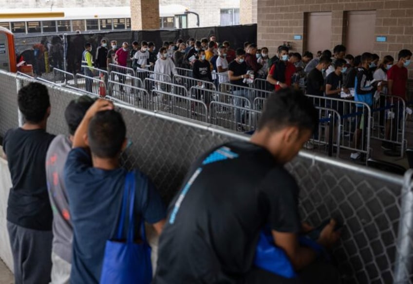 migrant mother dies in biden admin detention cell near border in texas