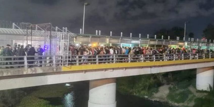 migrants disrupt commercial operations at texas border port