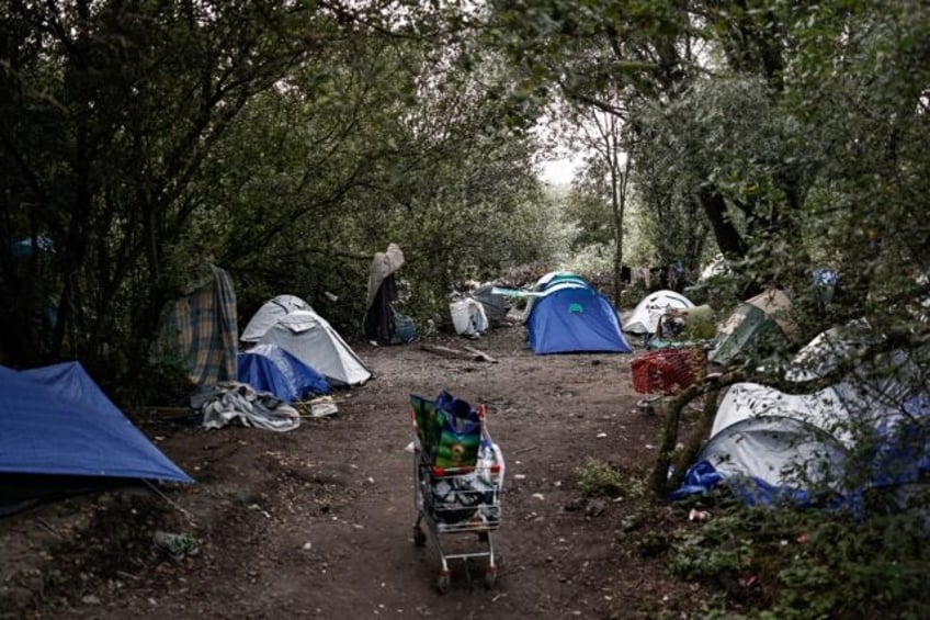 migrants on frances channel coast undeterred by latest deaths