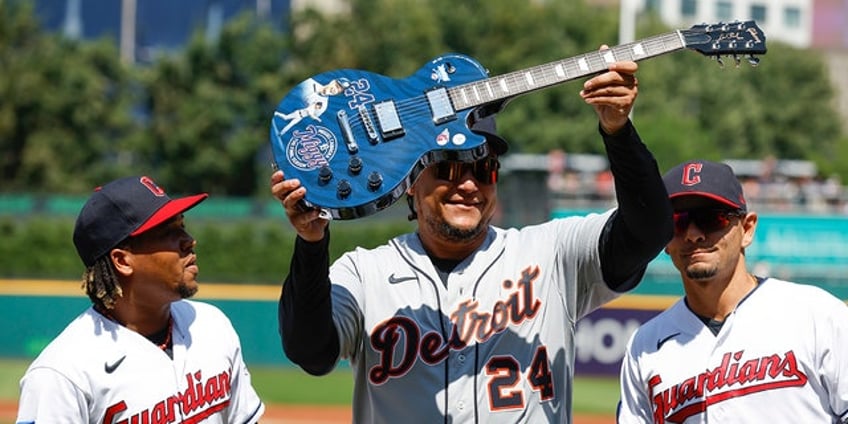 miguel cabrera jokingly squares up with jose ramirez after guardians all stars bout with tim anderson