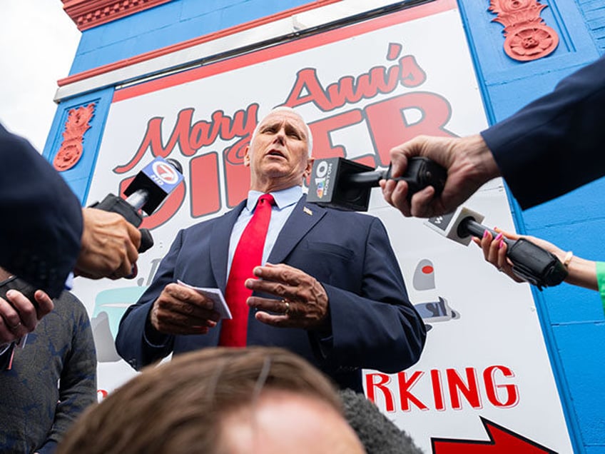 mike pence confronted in new hampshire youre a sellout and traitor