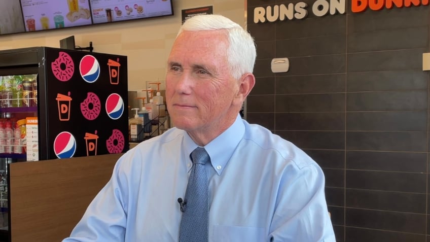 mike pence courts catholic voters in campaign speech at napa institute founder says he has great respect