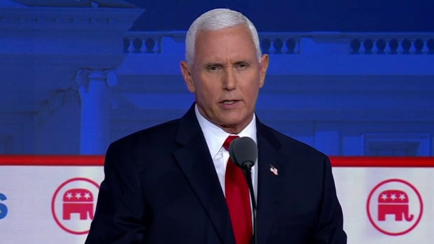 mike pence reacts to trumps apparent confused comments on obama wwii