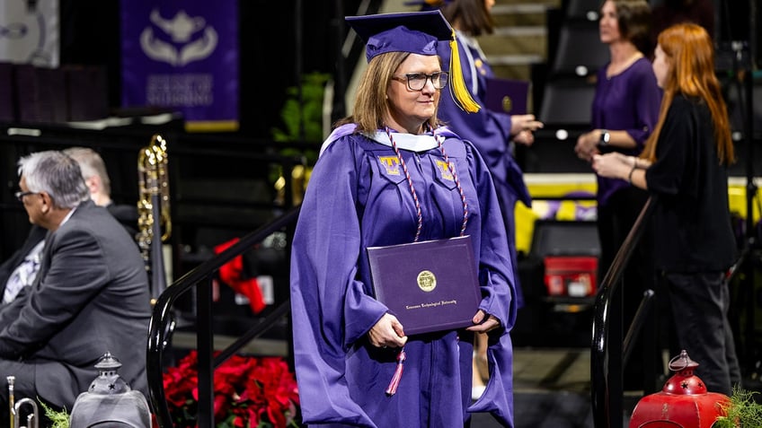 military mom graduating