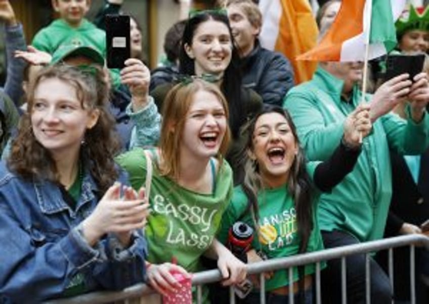 Millions descend on Fifth Ave. for 263rd NYC St. Patrick's Day Parade