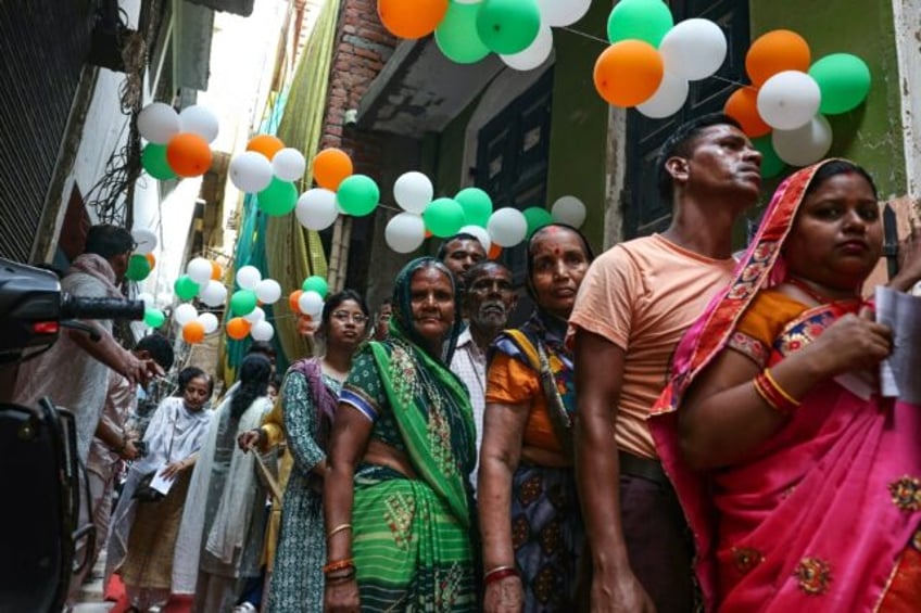 Voters in India are braving an intense heatwave to participate in the national elections