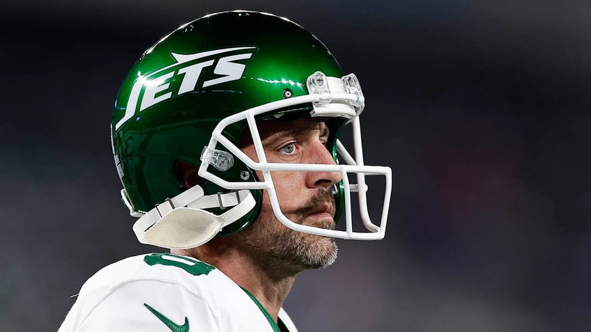 milwaukee pub patrons shocked they must pay bar tabs after jets stun bills without aaron rodgers