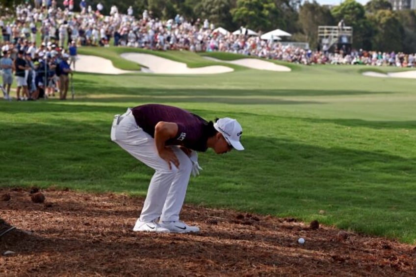 min woo lee grabs australian open lead as cameron smith makes cut