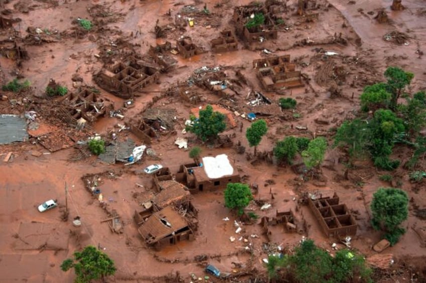 mining giants vale bhp propose 25 bn settlement over brazil dam collapse