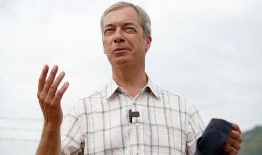 minister summons bank bosses over nigel farage account closure