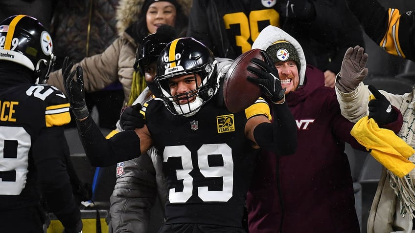 minkah fitzpatrick blasts steelers teammates after frustrating loss to patriots they gotta earn it