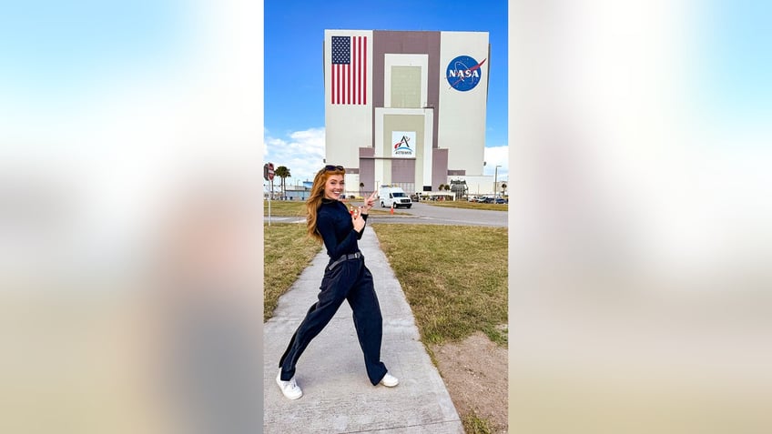 miss england is invited to tour nasas kennedy space center after expressing dream of being an astronaut