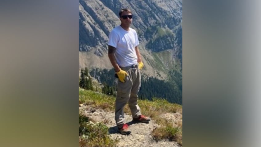 missing colorado hikers car found near national park peak