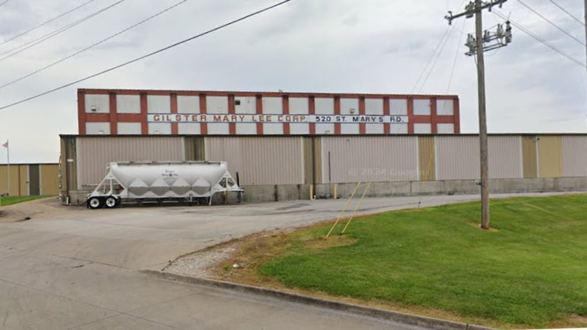 Gilster Mary-Lee factory sign