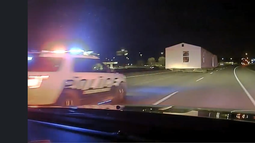 missouri police chasing erratic mobile home caught on wild dashcam video