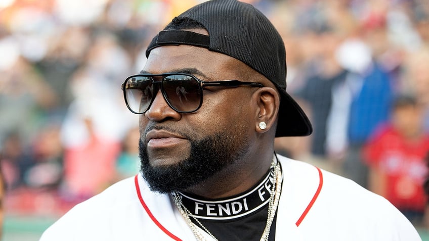 mlb hall of famer david ortiz says hackers are trying to extort him