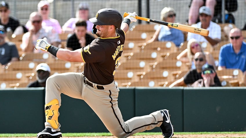 Nathan Martorella swinging