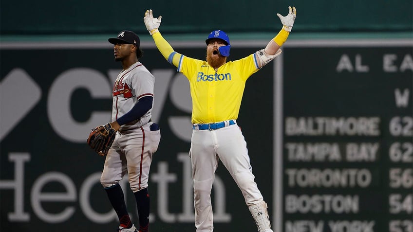 mlb scores carlos rodon gets first yankees victory in win over mets rangers clobber astros