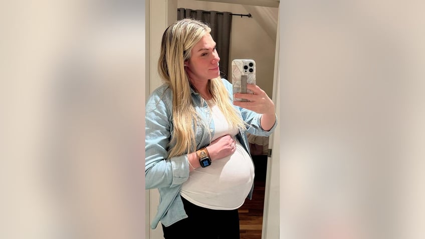 Tanis Larson pregnant