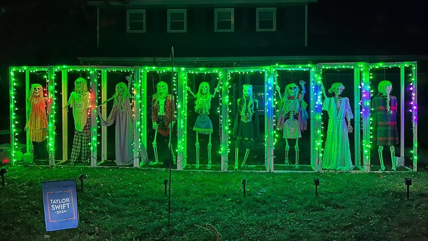 moms creepy cool taylor swift halloween display goes viral on tiktok