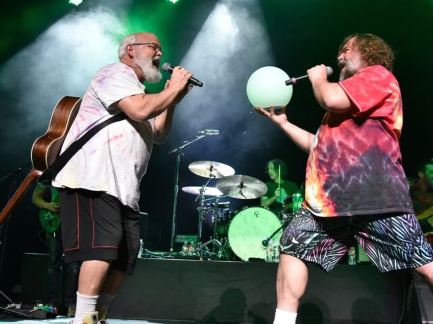 SAN FRANCISCO, CALIFORNIA - JUNE 24: Kyle Gass (L) and Jack Black of Tenacious D perform a