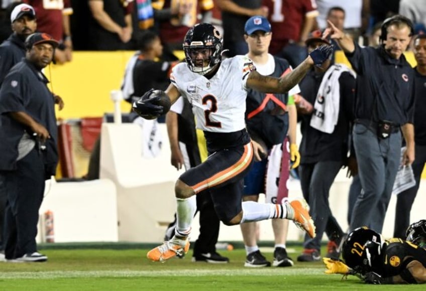 moore stars as bears end nfl skid with 40 20 win over commanders