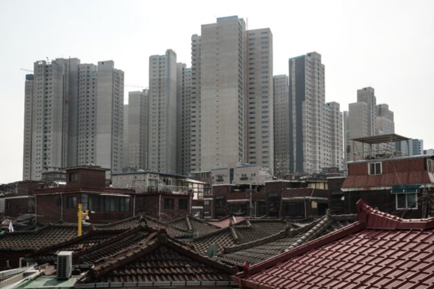 The buildings sector consumes 32% of the world's energy and contributes 34% of CO2 emissio