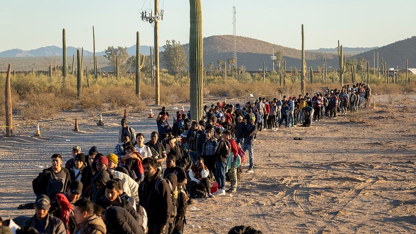 migrants in Arizona desert