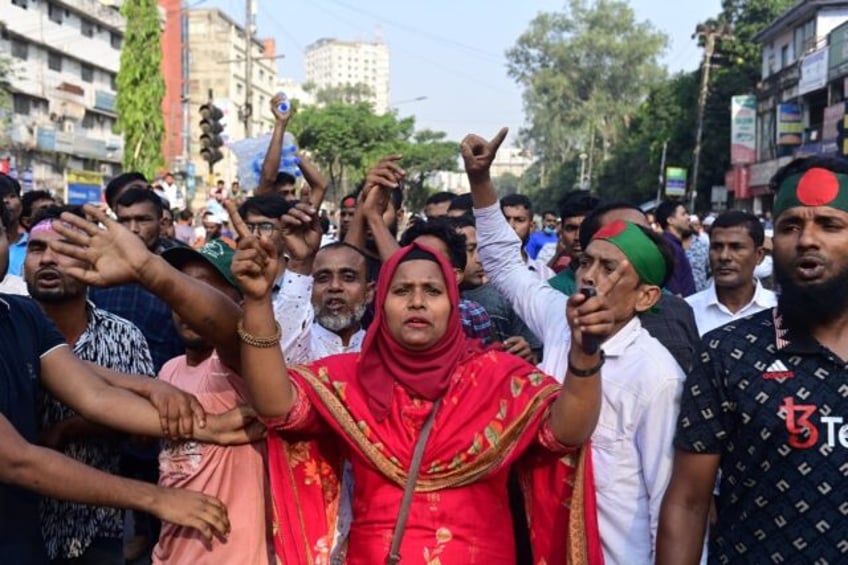 more than 100000 protest to demand bangladesh pm step down