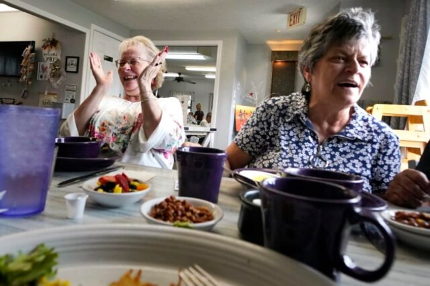 more than a meal restaurant based programs feed seniors social lives