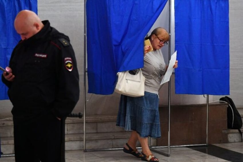 moscow claims putins party leading votes in annexed ukraine regions
