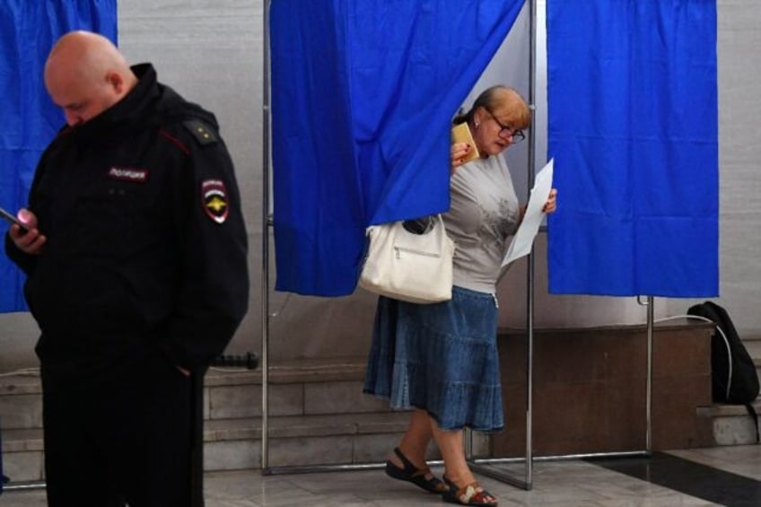 moscow claims putins party leading votes in annexed ukraine regions