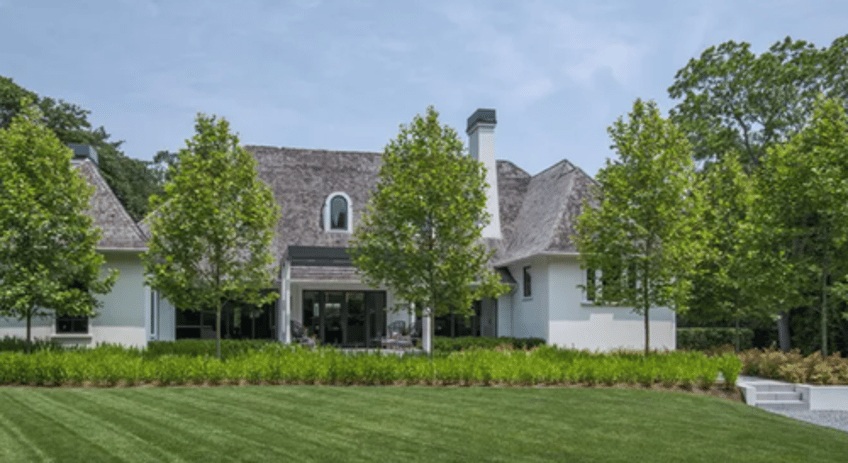 multiple bidding situation hamptons home prices hit record high as buying frenzy returns 