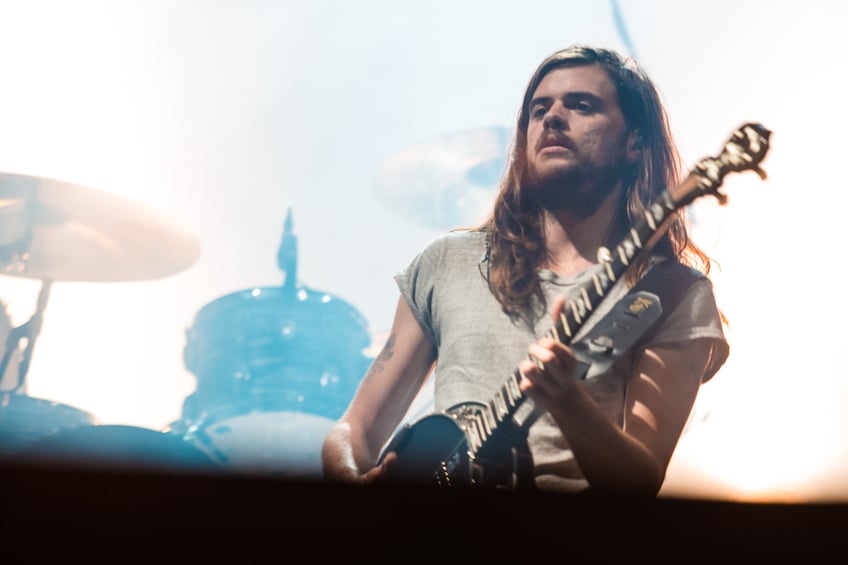 mumford and sons winston marshall slams two tier justice system for conservatives in uk