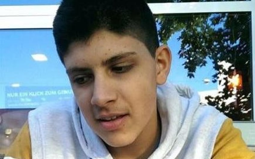 munich attack 18 year old german iranian dual citizen kills 9 at mcdonalds mall