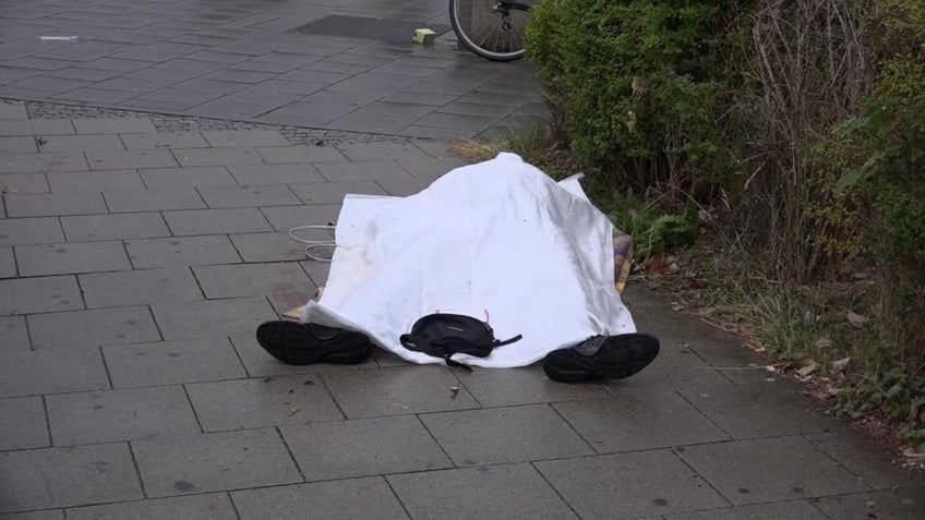 munich attack 18 year old german iranian dual citizen kills 9 at mcdonalds mall