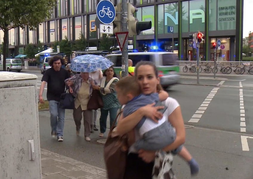 munich attack 18 year old german iranian dual citizen kills 9 at mcdonalds mall