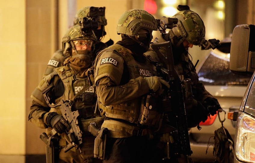 munich attack 18 year old german iranian dual citizen kills 9 at mcdonalds mall