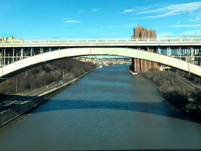 Washington Bridge, built in 1888, over Harlem River as seen from Alexander Hamilton Bridge