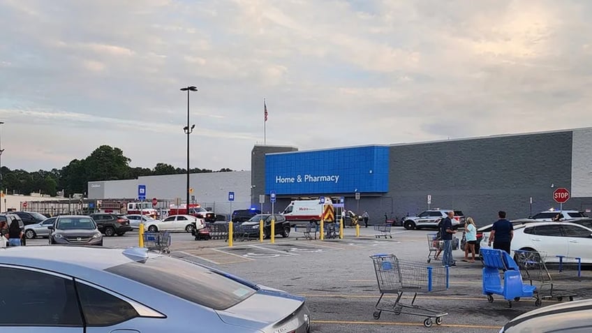 murder suicide at a walmart in hiram georgia leaves 2 dead police