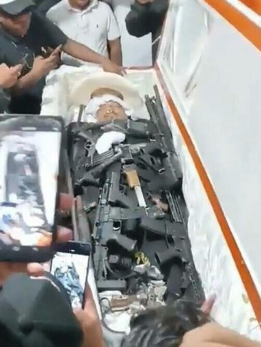 murdered ecuadorian cartel boss buried with hundreds of pistols shotguns and rifles